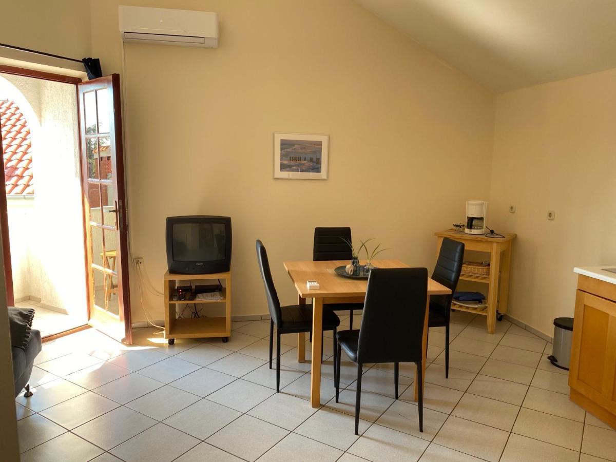 Stanic Apartament *